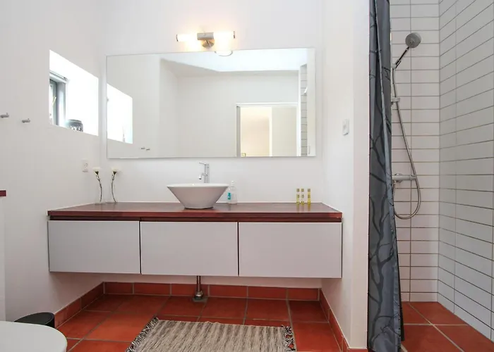 2 Bedroom Beautiful In *