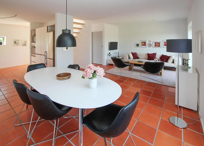 2 Bedroom Beautiful In Lejlighed Samsø
