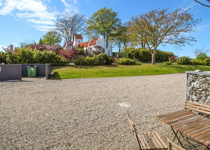 2 Bedroom Beautiful In *
